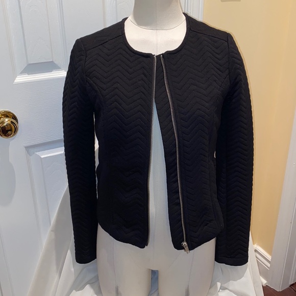 NWOT gorgeous black quilted jacked with silver zip - Picture 1 of 5